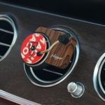 Halten Sie Ihr Fahrzeug mit einem Autoparfüm frisch