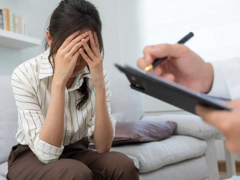 Psychiater hilft bei Depressionen, Ängsten, Psychosen usw.